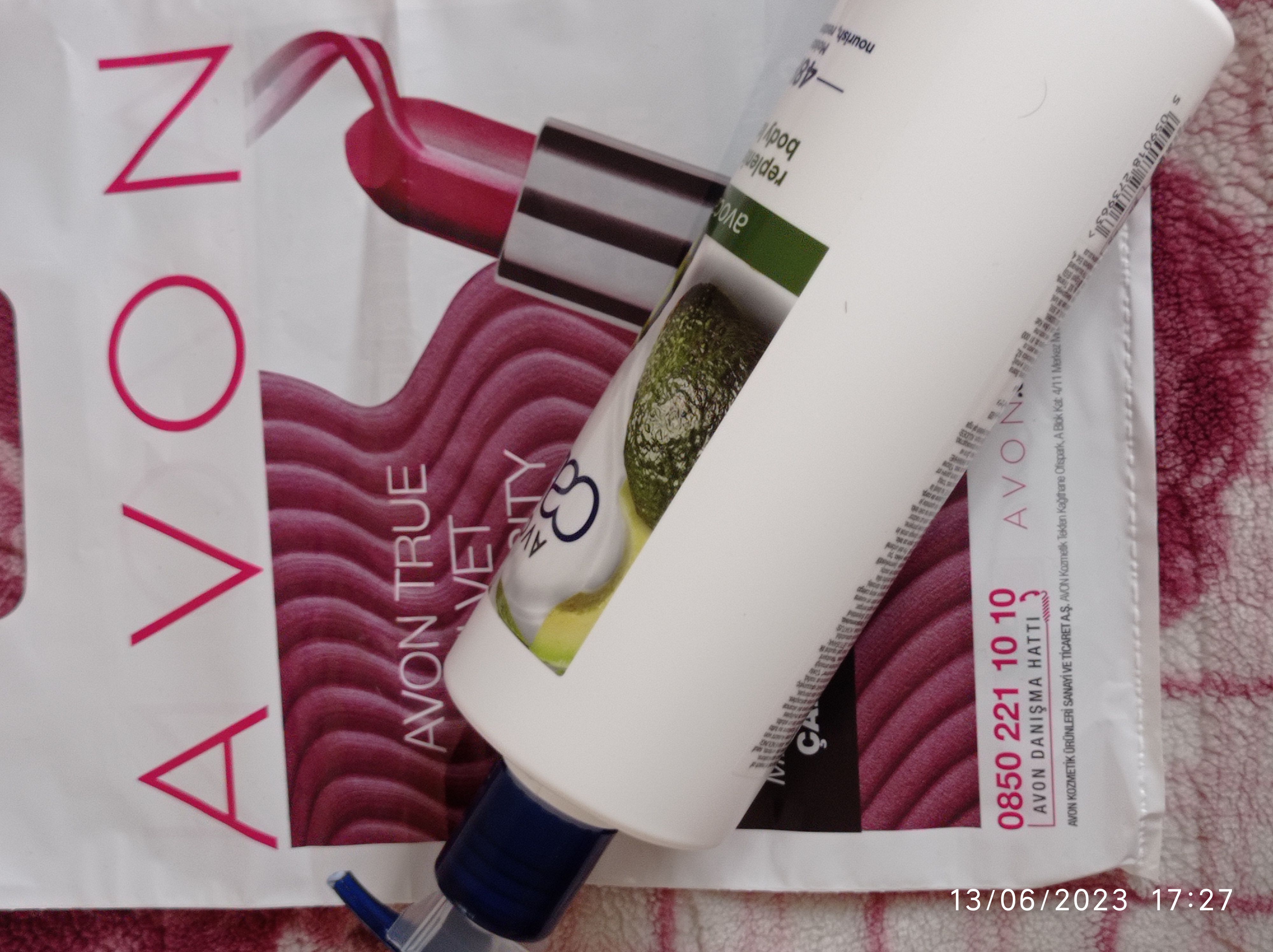 کرم بدن  آوون Avon اورجینال KREM2321 photo review