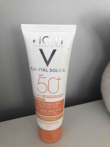 ضد آفتاب صورت  ویشی Vichy اورجینال farmavantaj9802 photo review