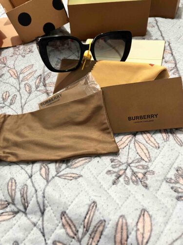 عینک آفتابی زنانه بیوربری Burberry اورجینال 8056597726870 photo review