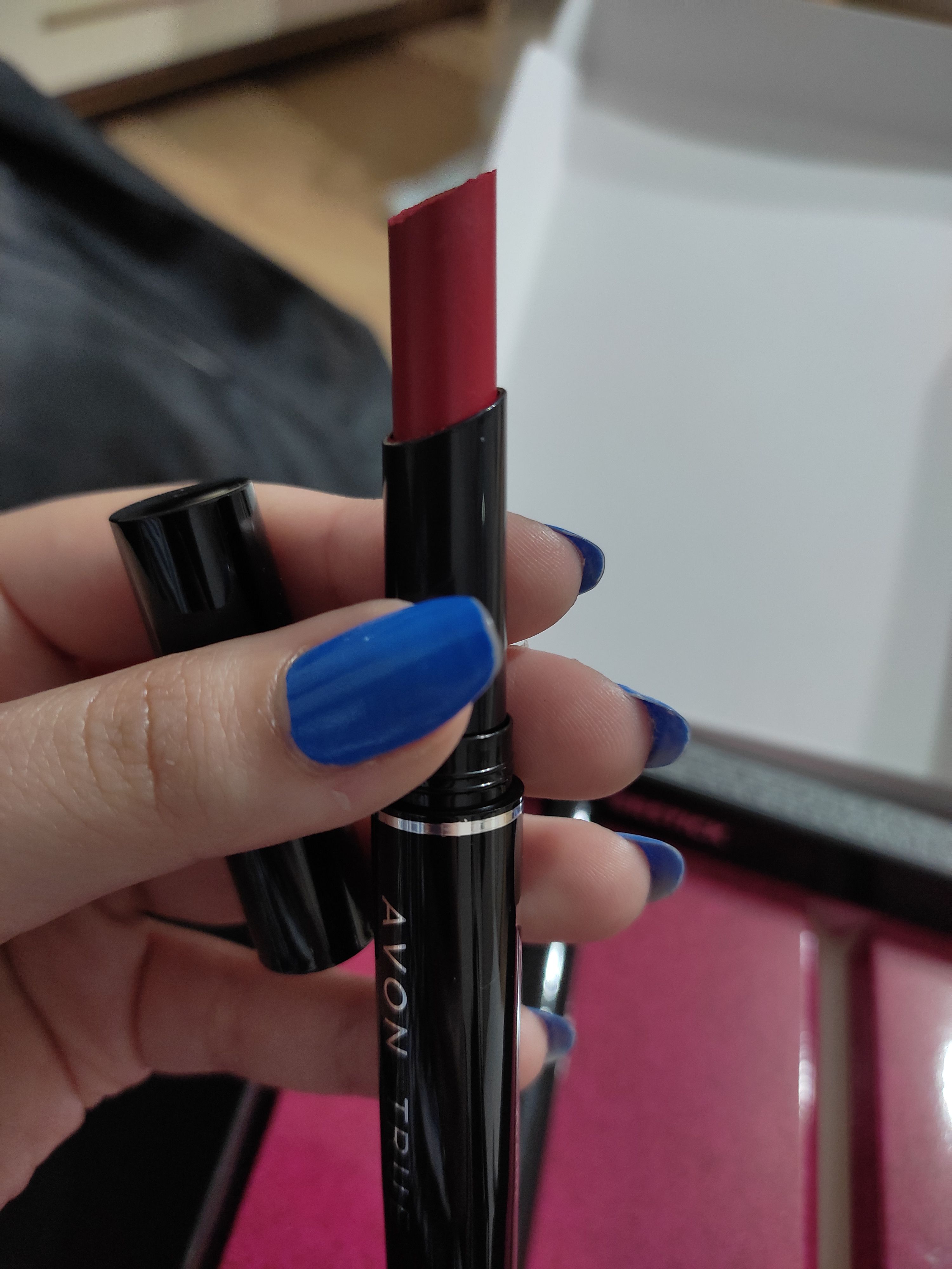 رژ لب  آوون Avon اورجینال MPACK5071 photo review