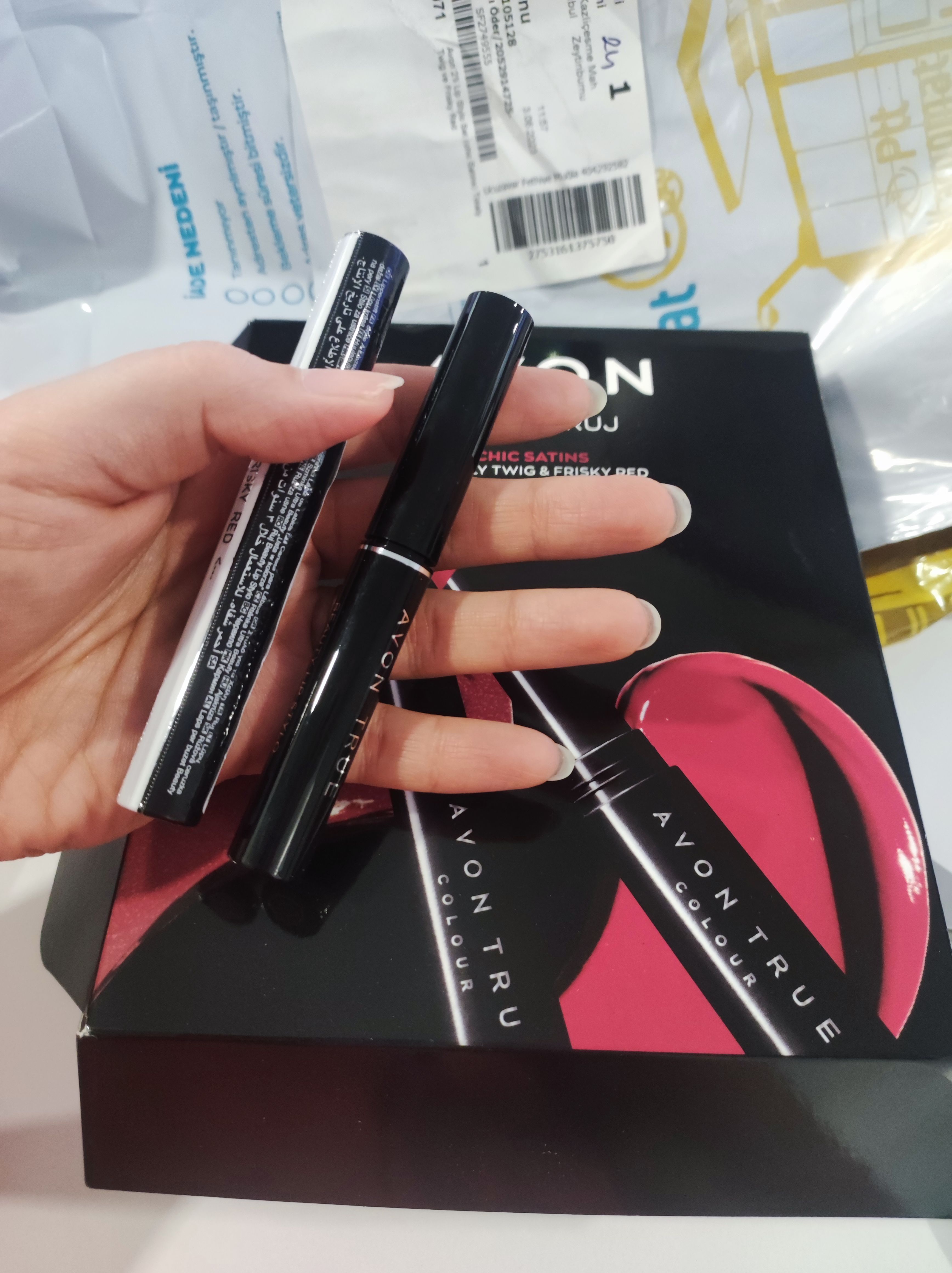 رژ لب  آوون Avon اورجینال MPACK5071 photo review