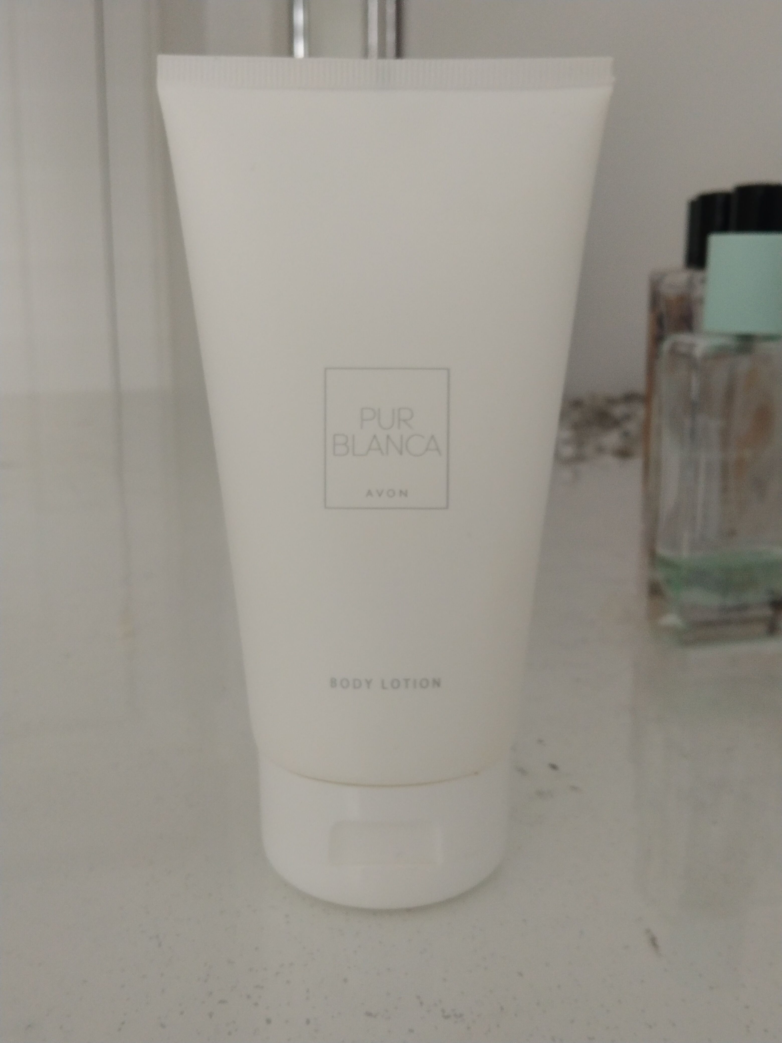 ست مراقبت از پوست  آوون Avon اورجینال KREM0003-3 photo review