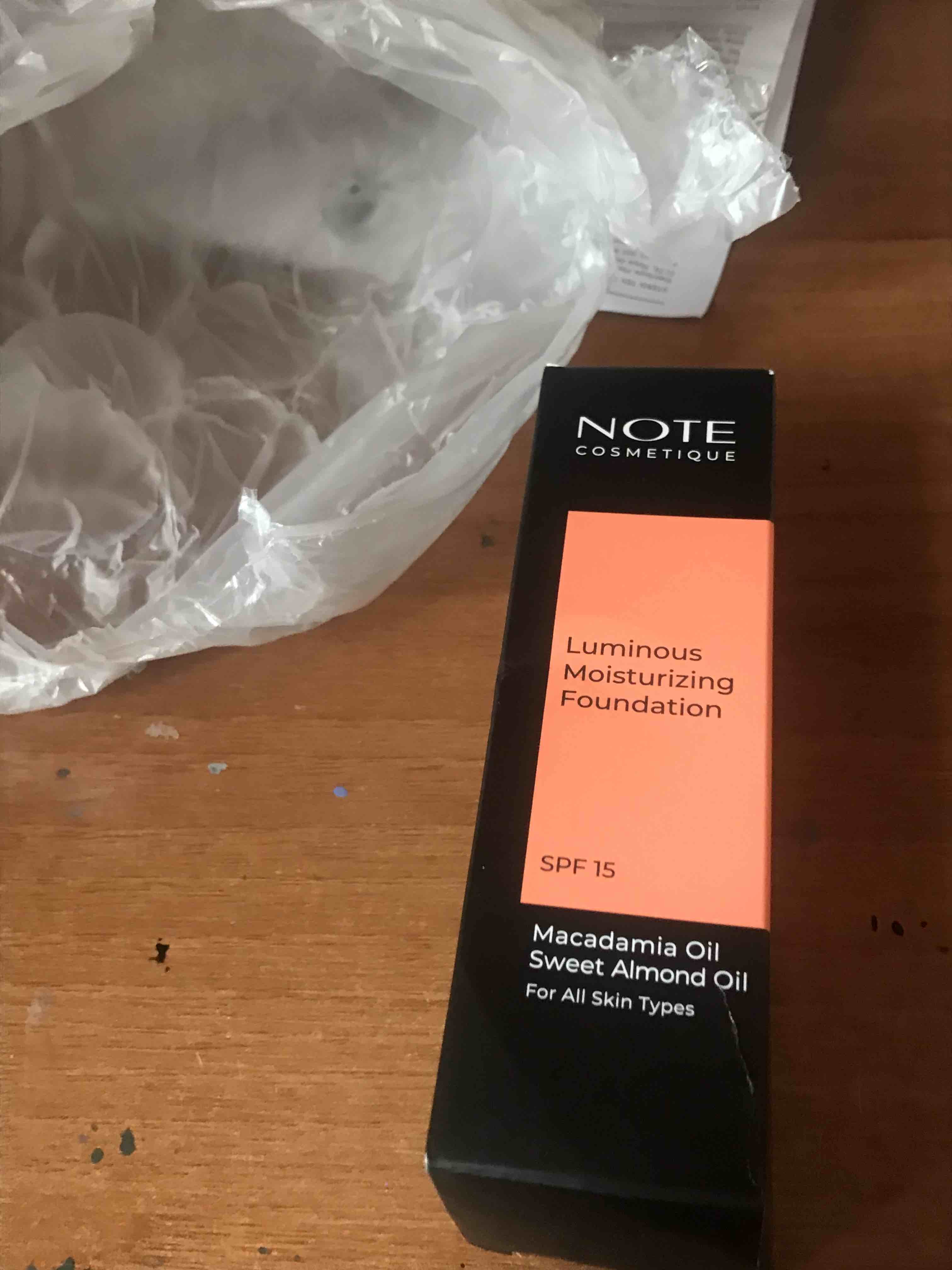 فاندیشن  آرایشی بهداشتی نوت Note Cosmetics اورجینال FND LUM.MOIST photo review