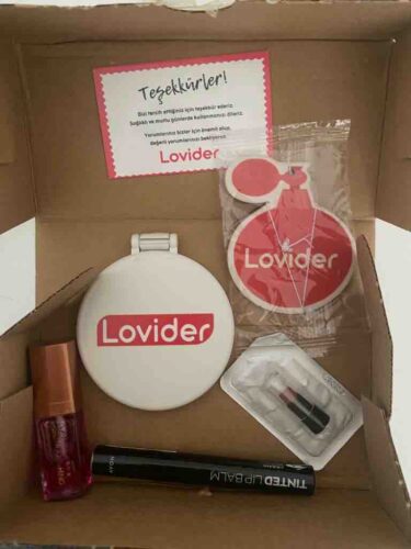 رژ لب  آوون Avon اورجینال Lovider173 photo review