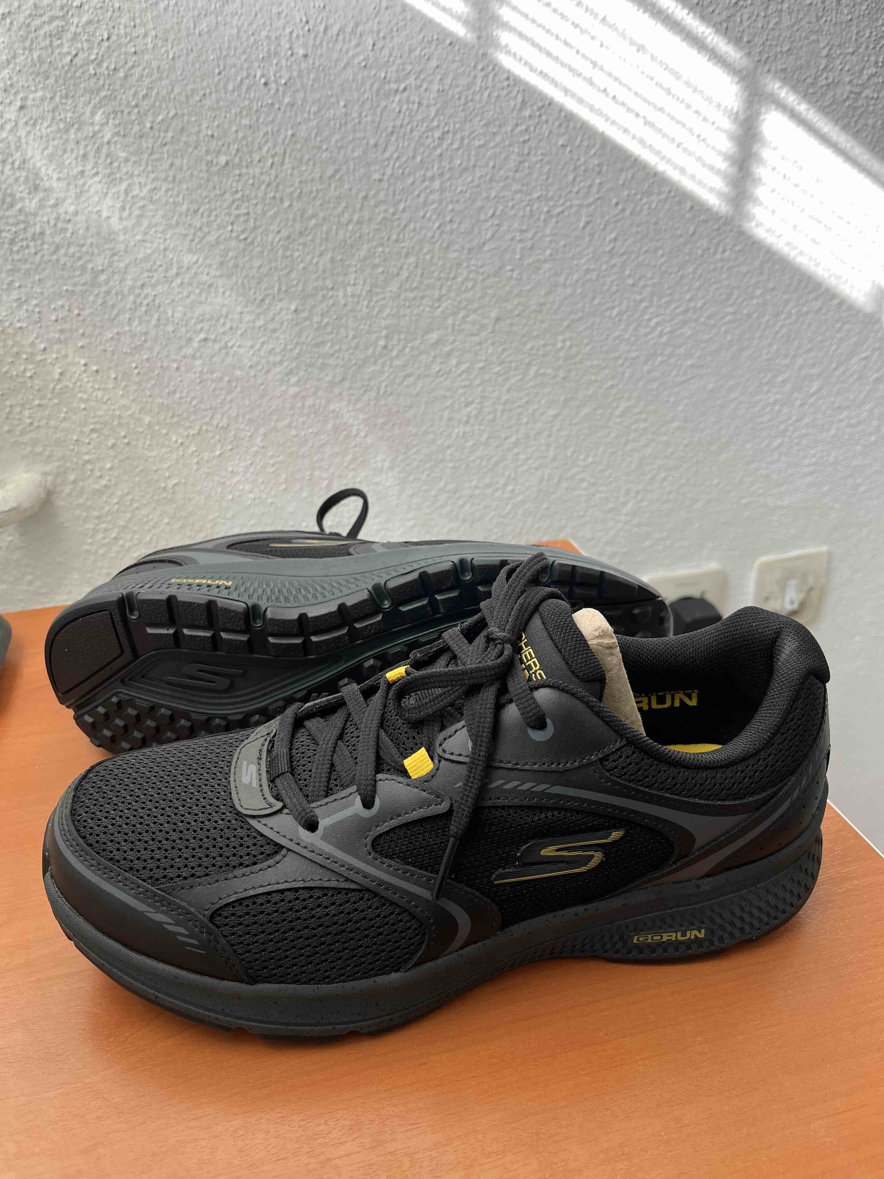 کتانی تمرین و دویدن مردانه اسکیچرز Skechers اورجینال 220371BKYL photo review