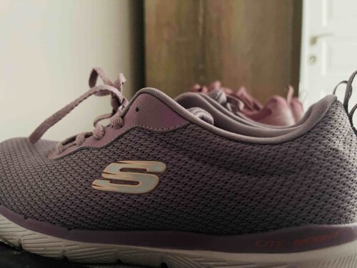 کفش پیاده روی زنانه اسکیچرز Skechers اورجینال S13070 PUR photo review