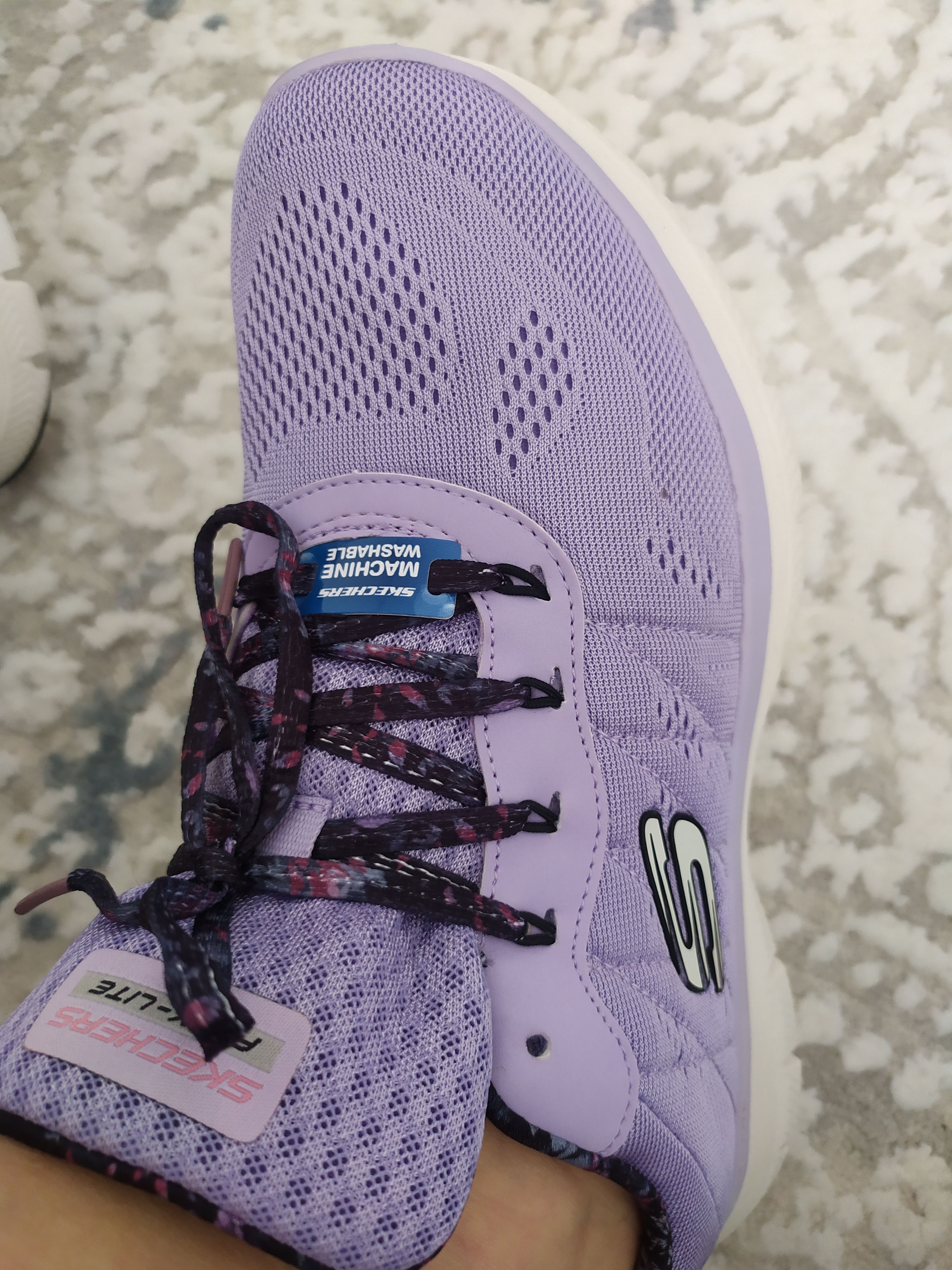 کتانی تمرین و دویدن زنانه اسکیچرز Skechers اورجینال 149610 LAV photo review