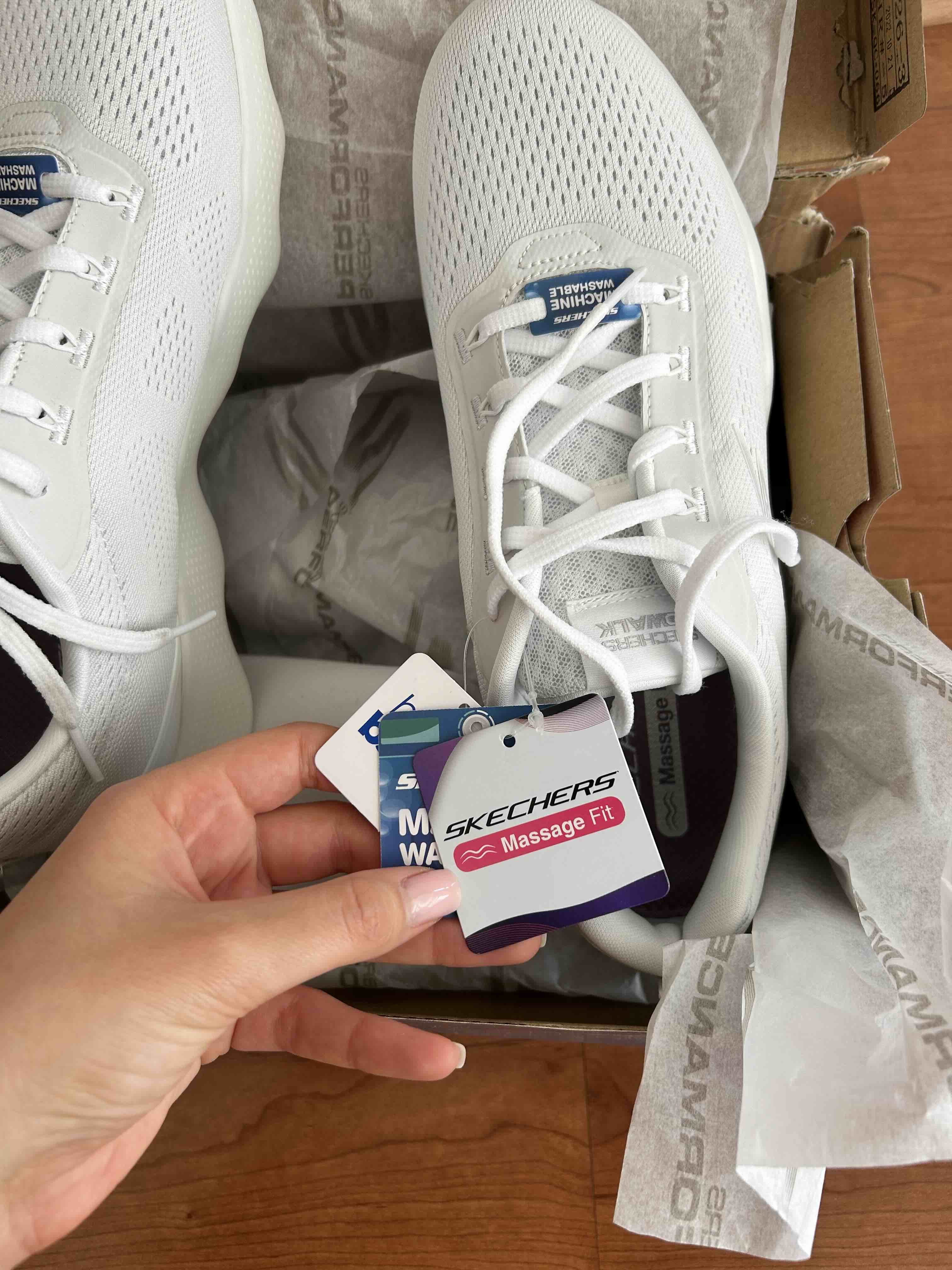 کتانی تمرین و دویدن زنانه اسکیچرز Skechers اورجینال 124903 WHT photo review