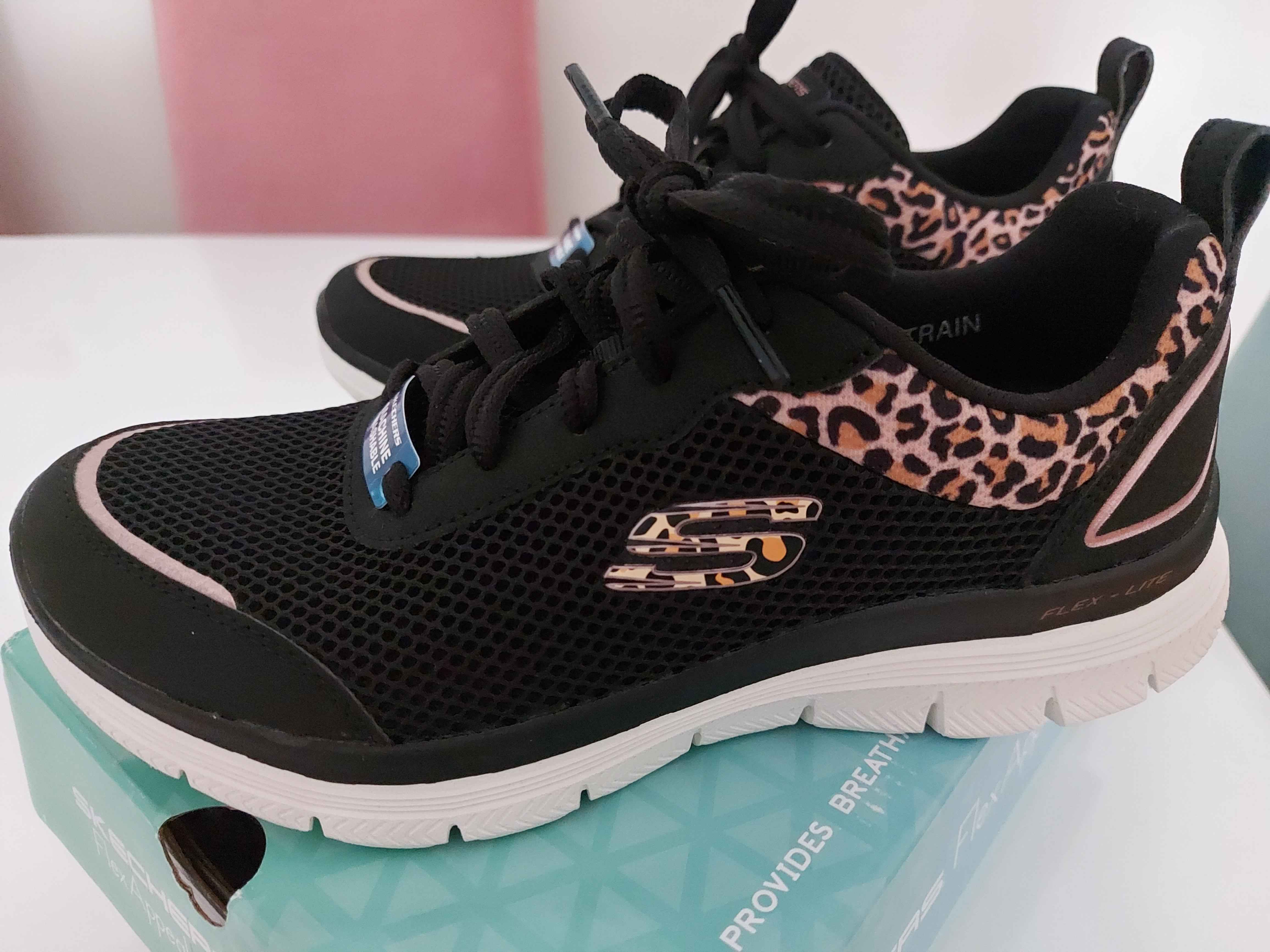 کتانی تمرین و دویدن زنانه اسکیچرز Skechers اورجینال 149576 BKLD photo review