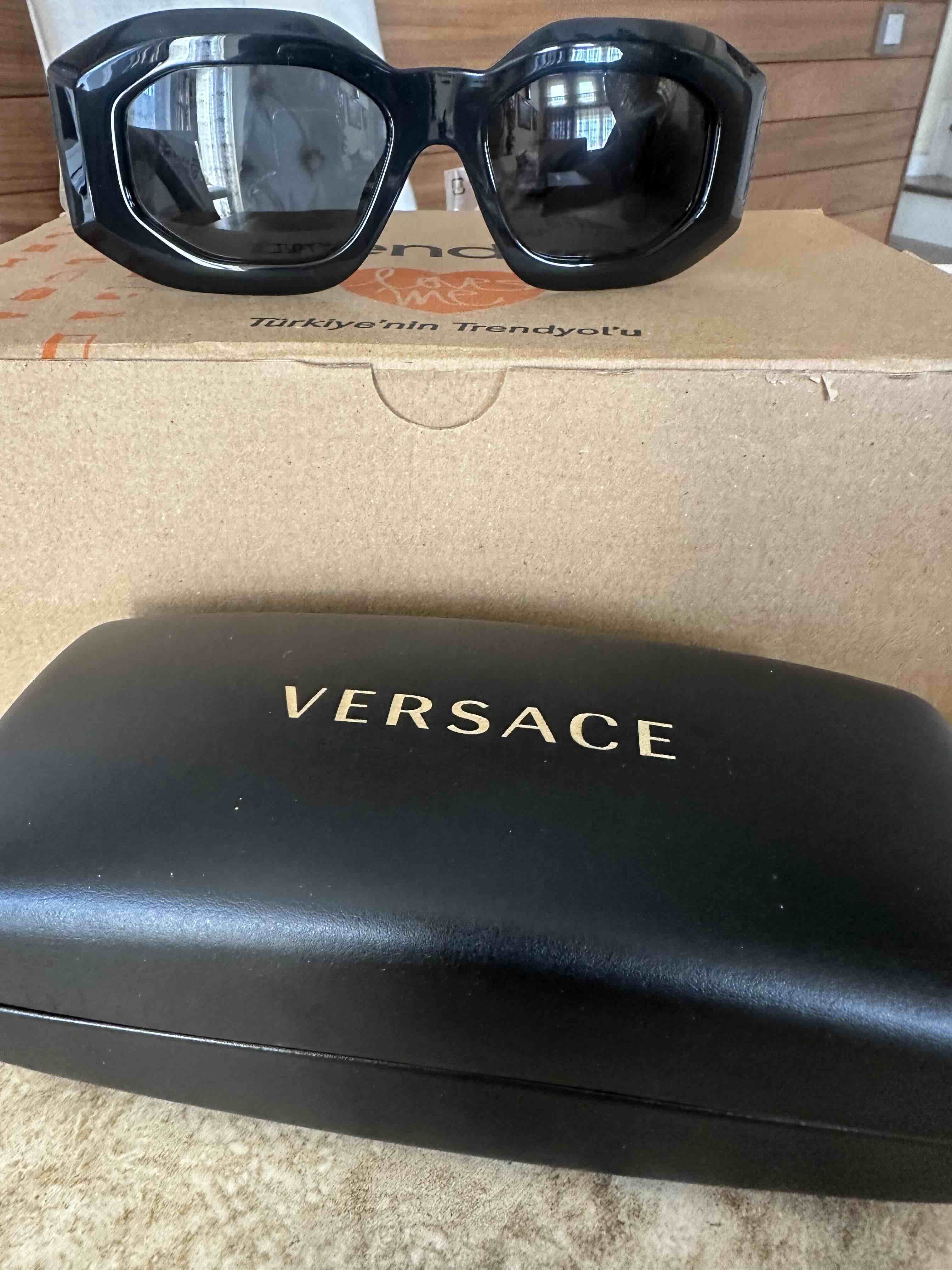 عینک آفتابی زنانه ورساچه Versace اورجینال stlo4970 photo review