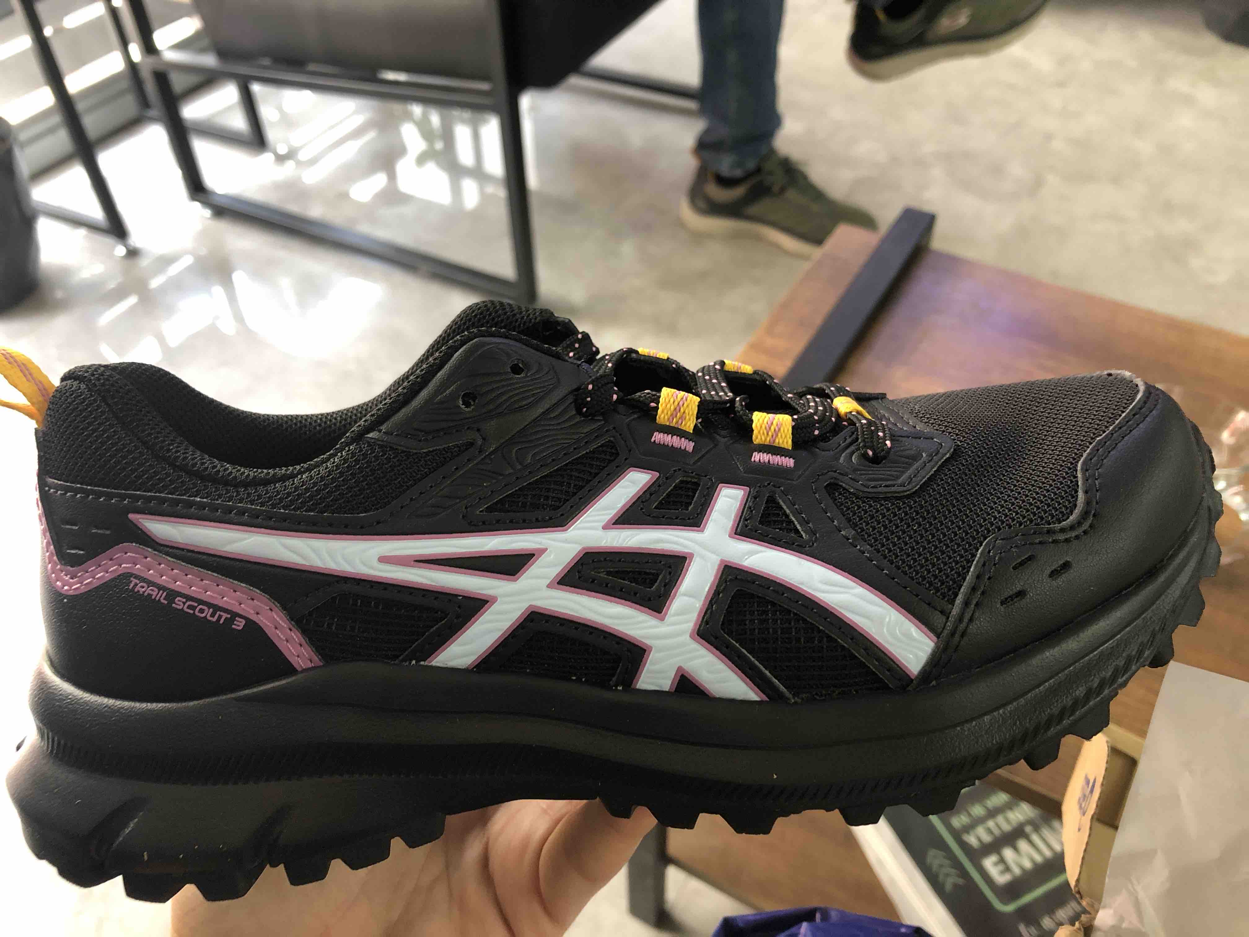 کتانی تمرین و دویدن زنانه اسیکس Asics اورجینال 1012B516-002 photo review