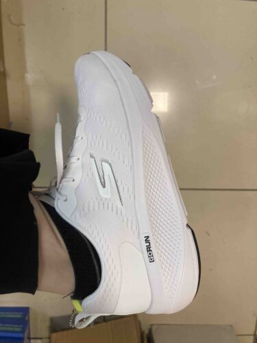 اسنیکر زنانه اسکیچرز Skechers اورجینال 128319 WHT photo review