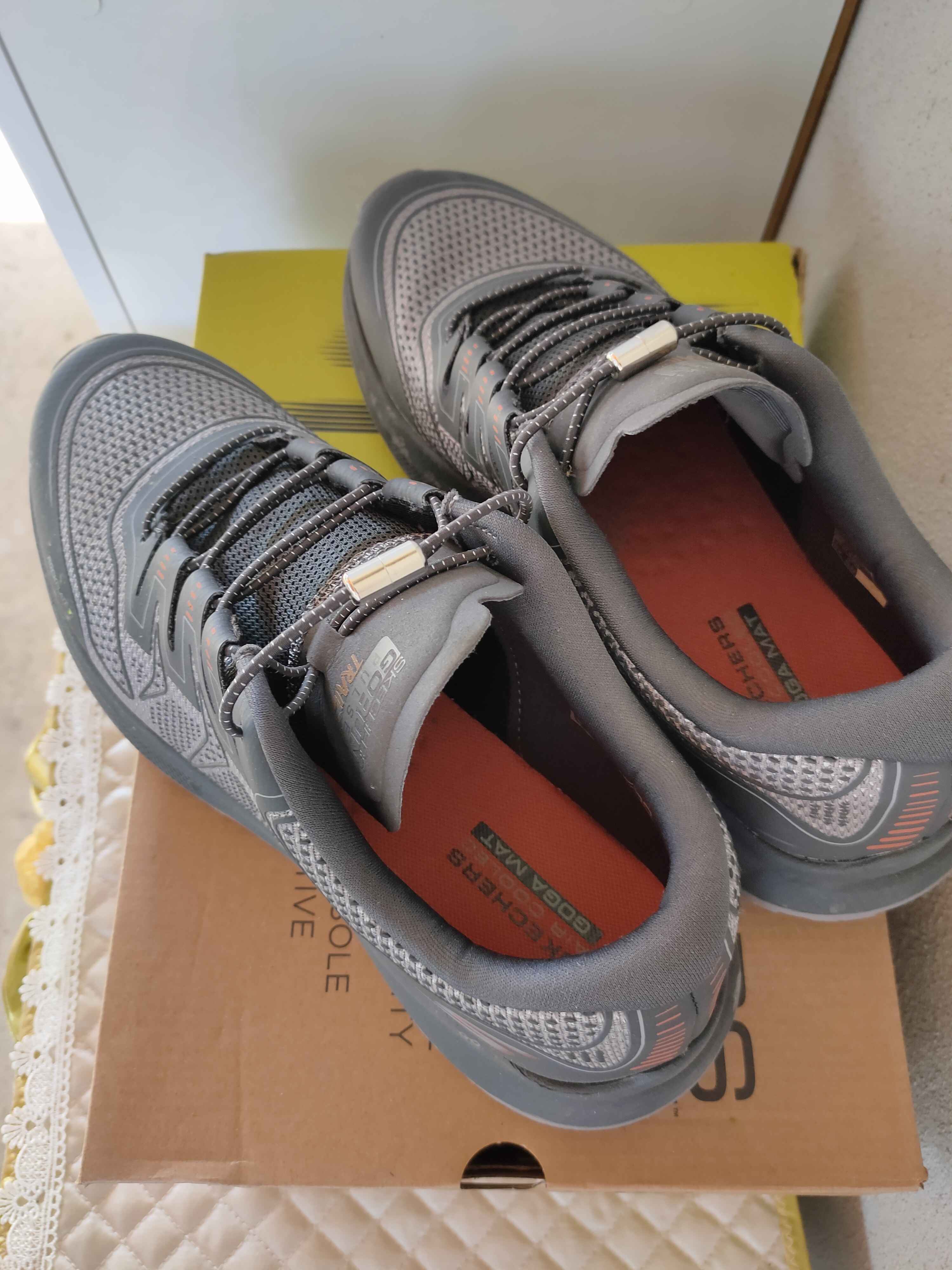 کفش پیاده روی مردانه اسکیچرز Skechers اورجینال 220561 GYOR photo review