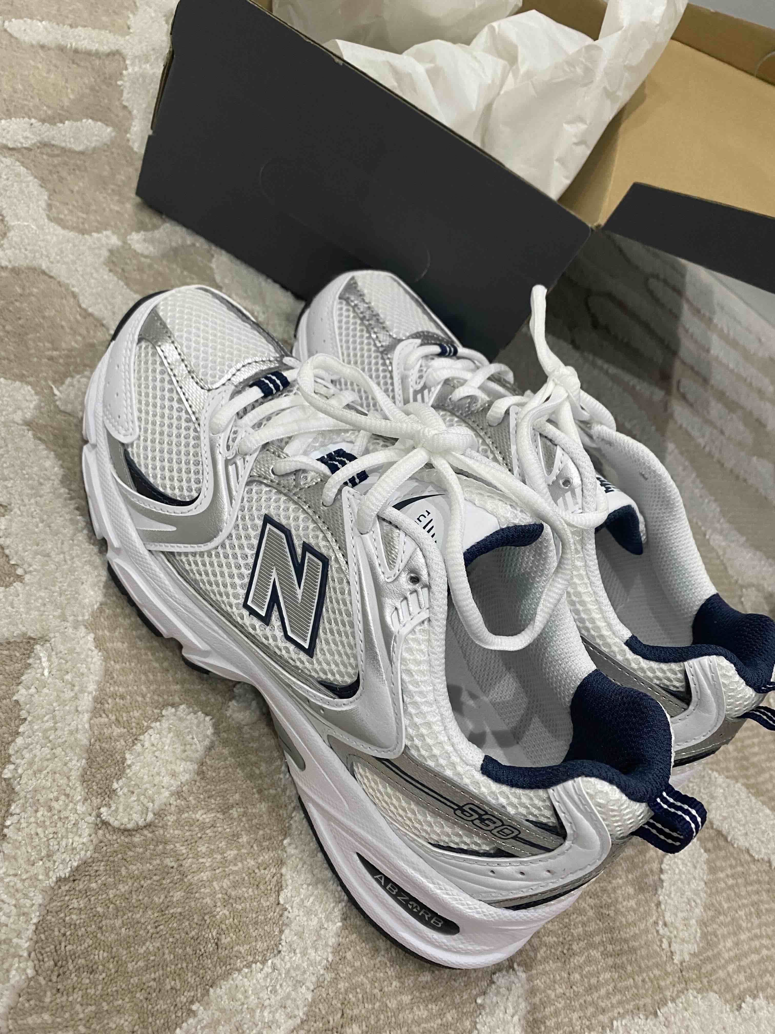 اسنیکر زنانه نیوبالانس New Balance اورجینال MR530SG photo review