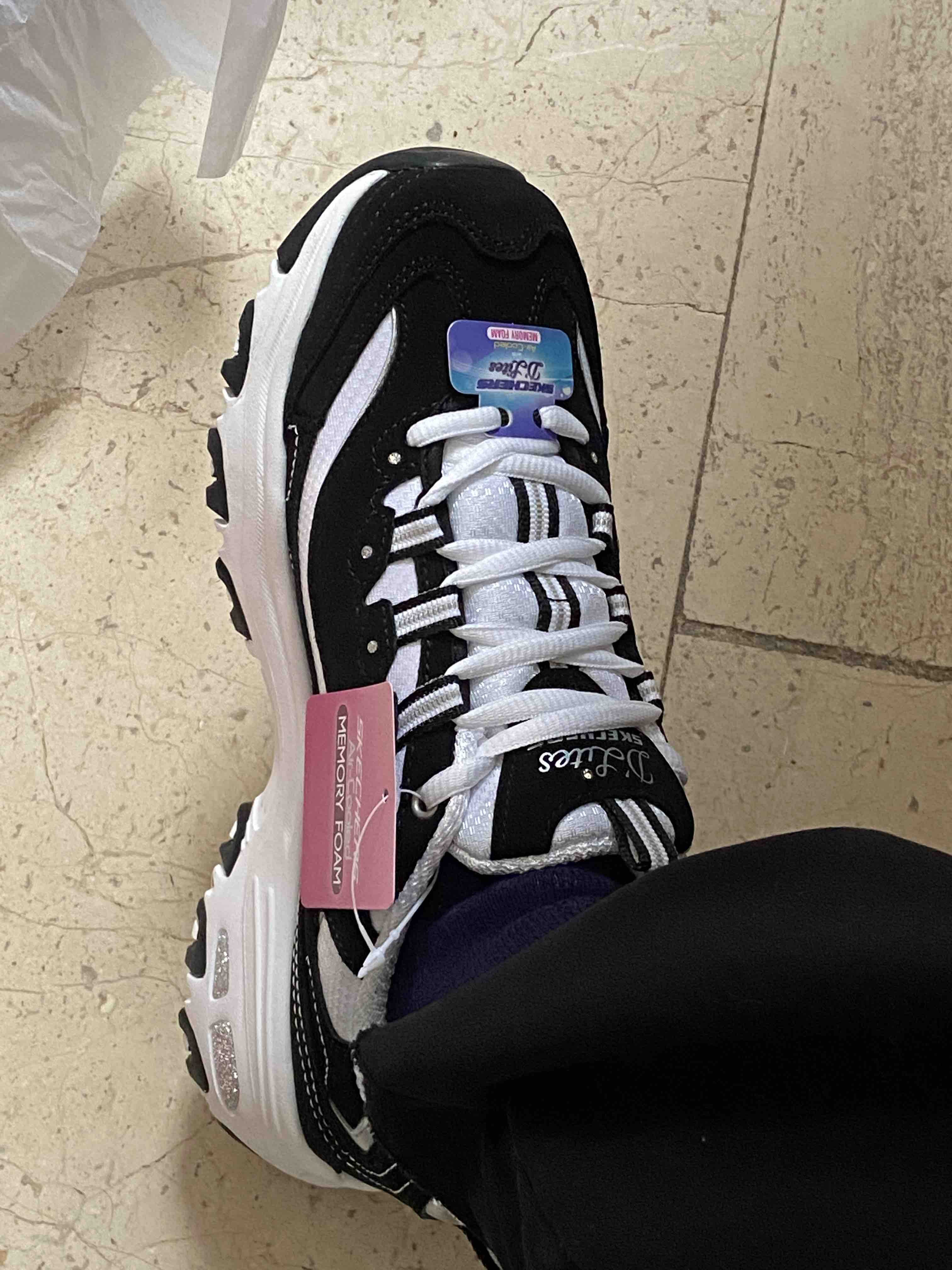 اسنیکر زنانه اسکیچرز Skechers اورجینال 11930-BKW photo review