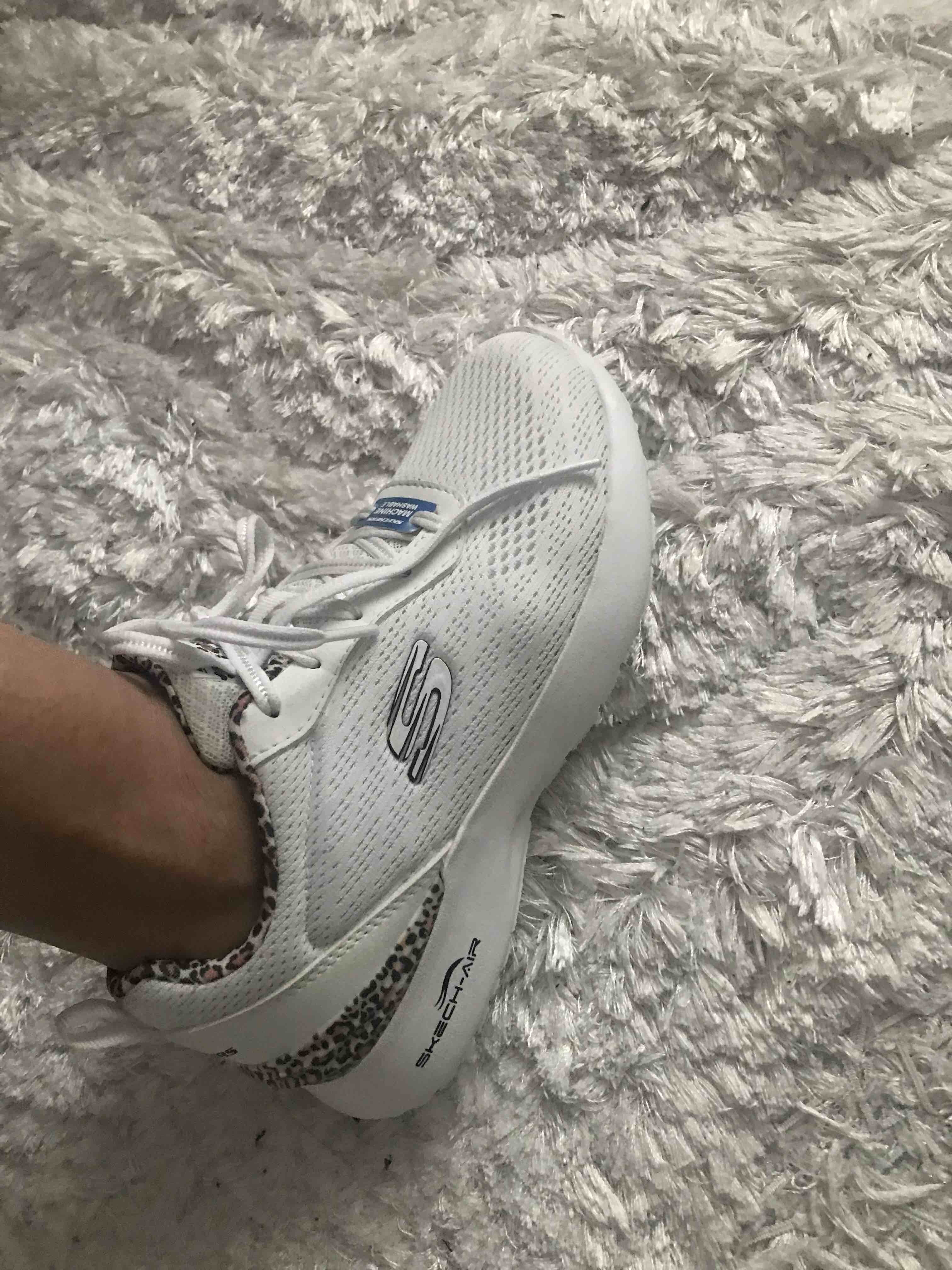 کتانی تمرین و دویدن زنانه اسکیچرز Skechers اورجینال 149752 WBK photo review