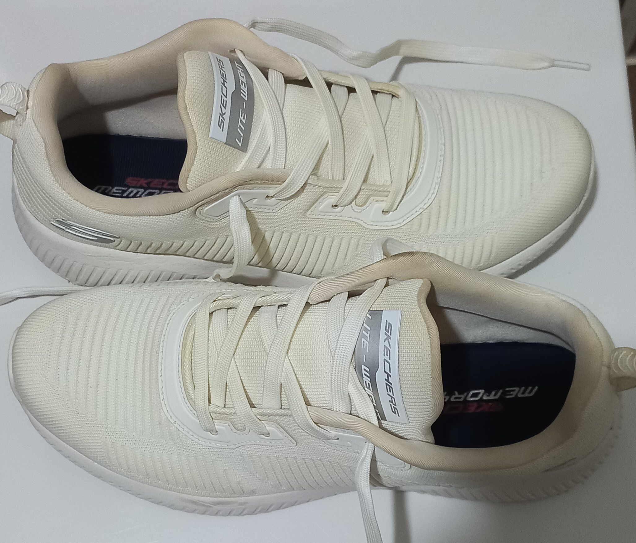 کفش پیاده روی مردانه اسکیچرز Skechers اورجینال 232290 WHT photo review