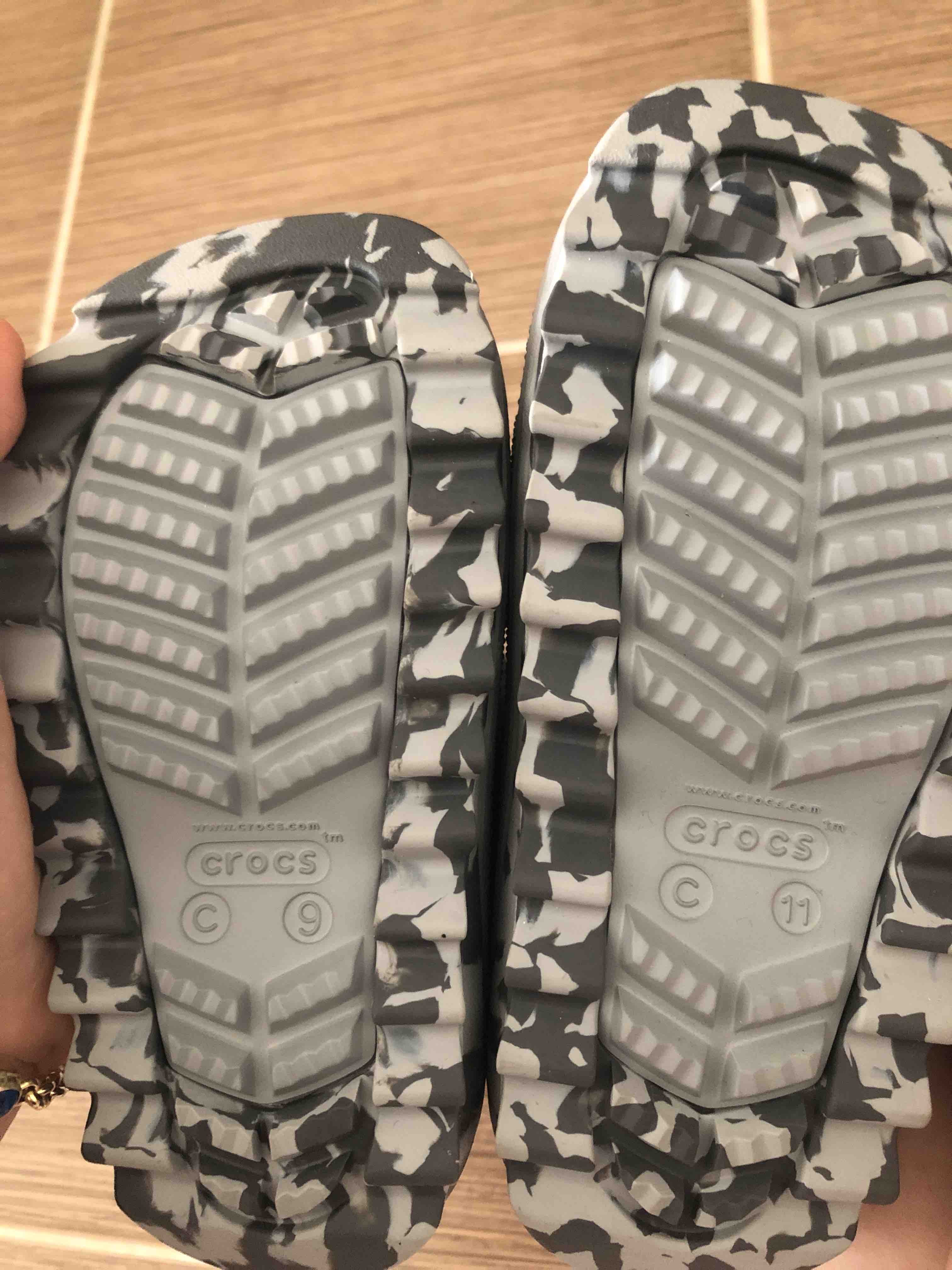 بوت و چکمه برفی پسرانه – دخترانه کراکس Crocs اورجینال 207683-007 photo review