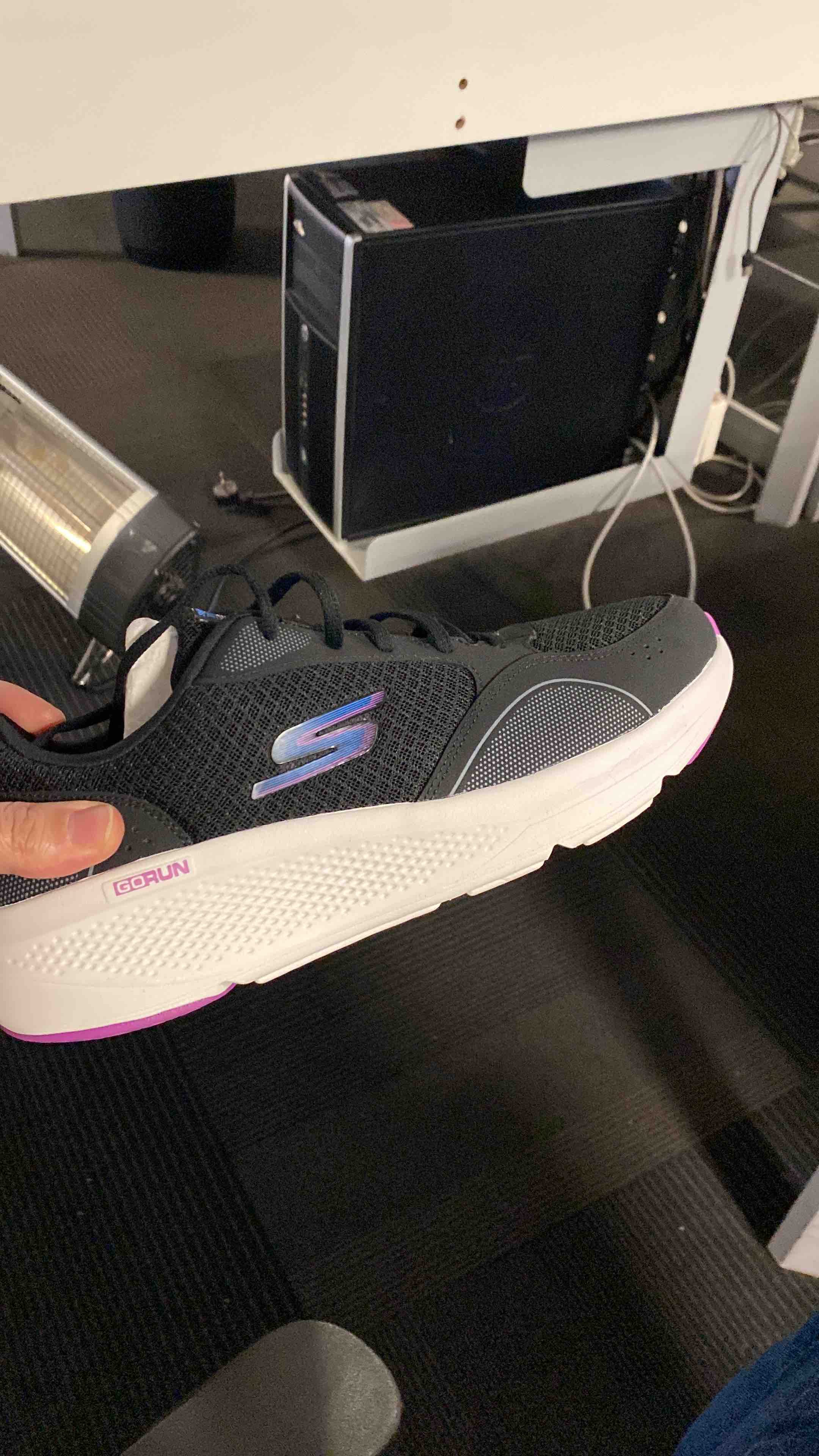 کتانی تمرین و دویدن زنانه اسکیچرز Skechers اورجینال 128333 BKPR photo review