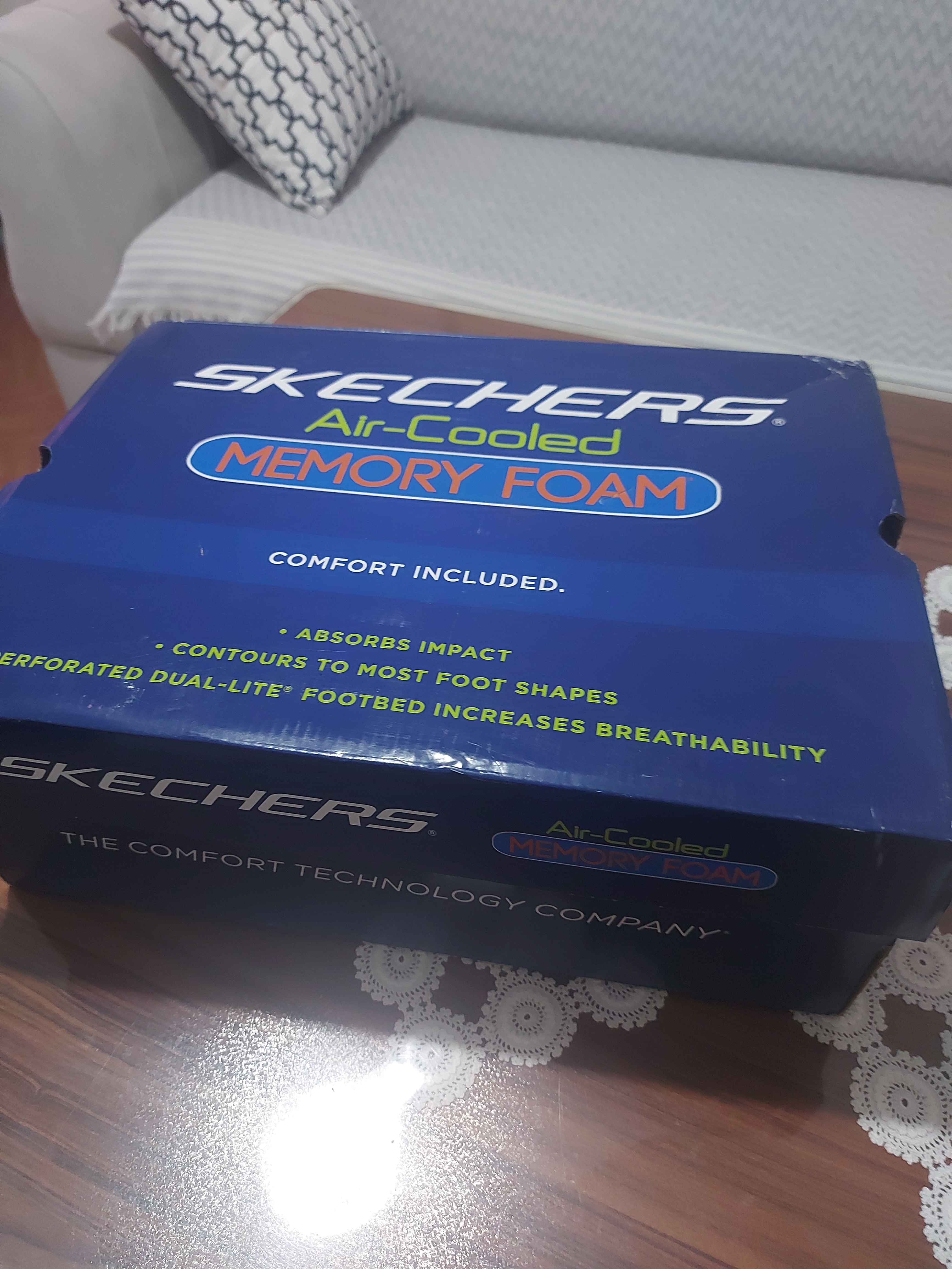 کفش پیاده روی زنانه اسکیچرز Skechers اورجینال 232685 BKW photo review