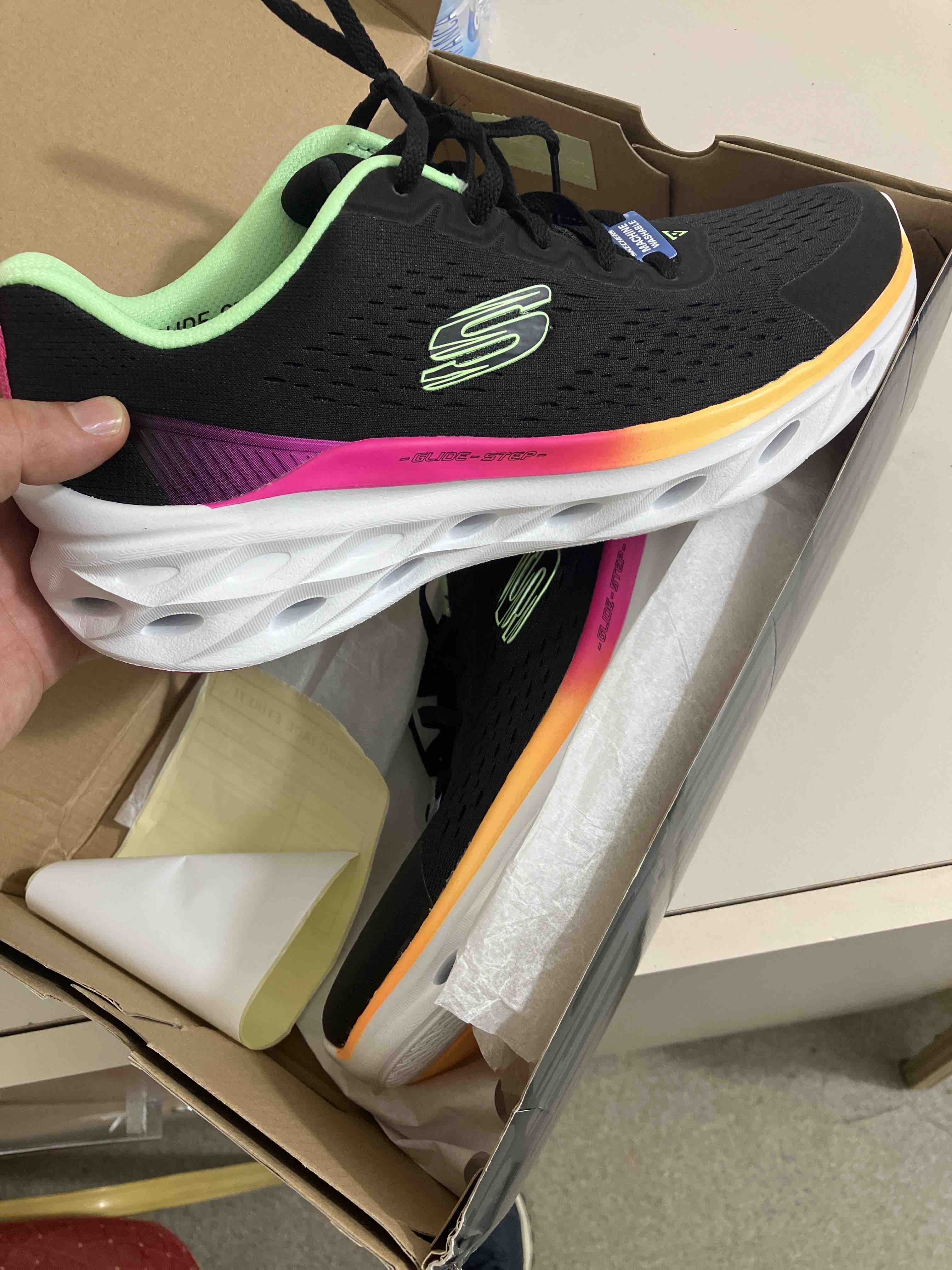 کتانی تمرین و دویدن زنانه اسکیچرز Skechers اورجینال 149969 BKMT photo review