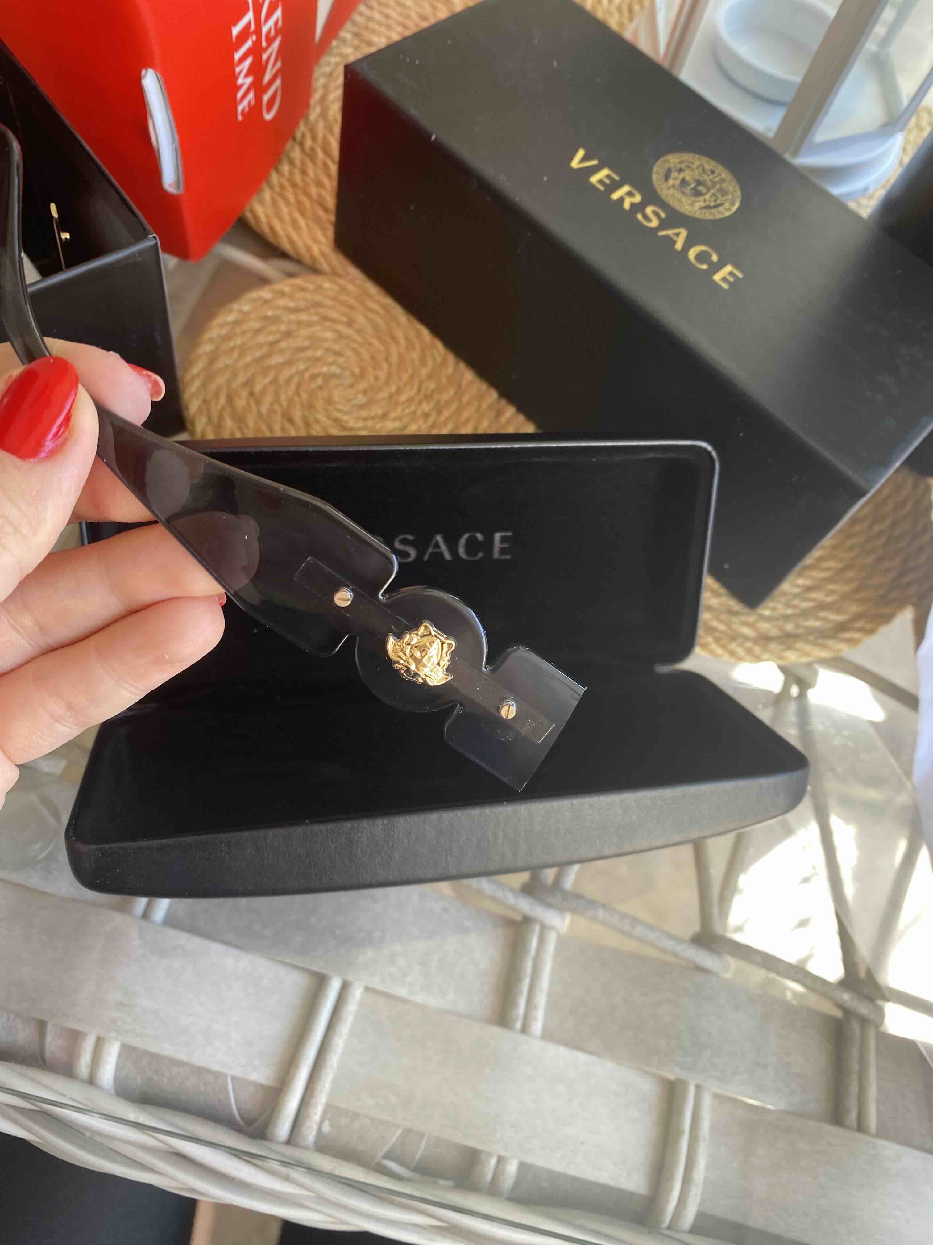 عینک آفتابی زنانه ورساچه Versace اورجینال VE 2235 1002/87 photo review