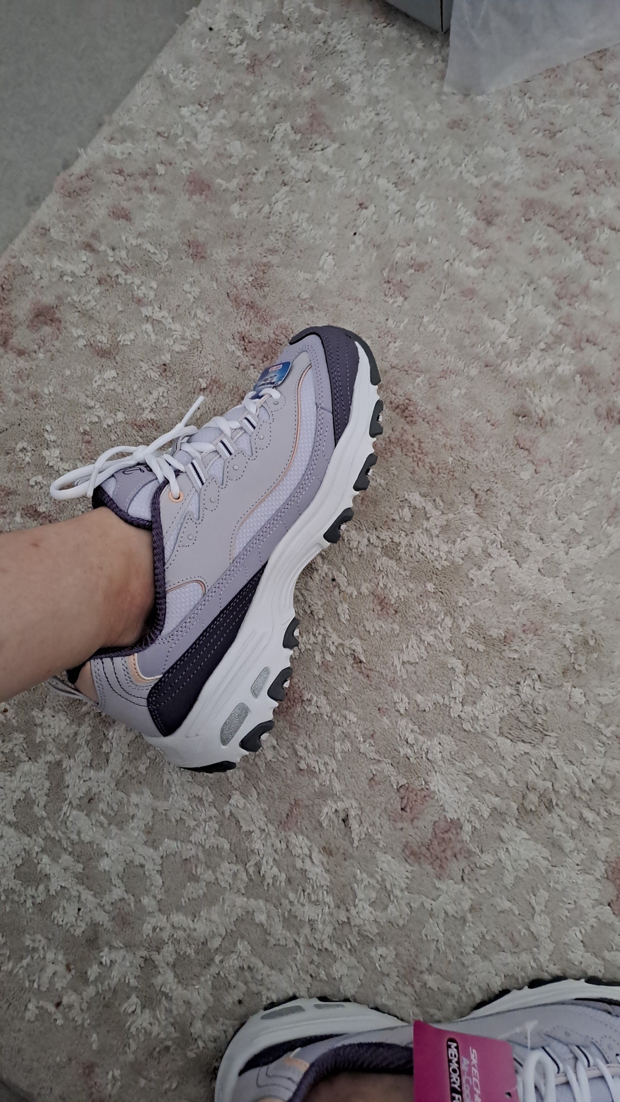 اسنیکر زنانه اسکیچرز Skechers اورجینال 13143 LAV photo review