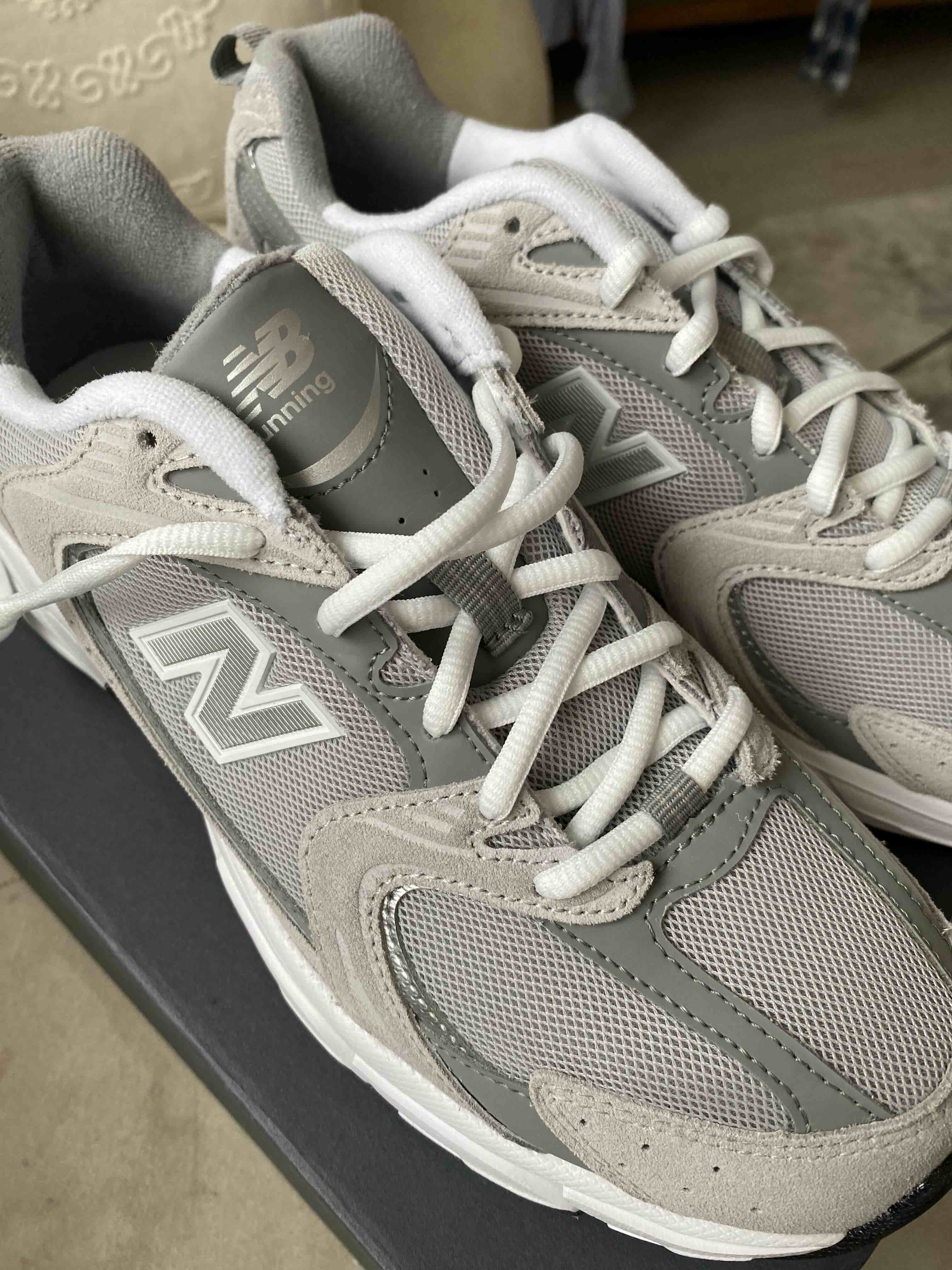 اسنیکر زنانه نیوبالانس New Balance اورجینال 530 MR530CK photo review