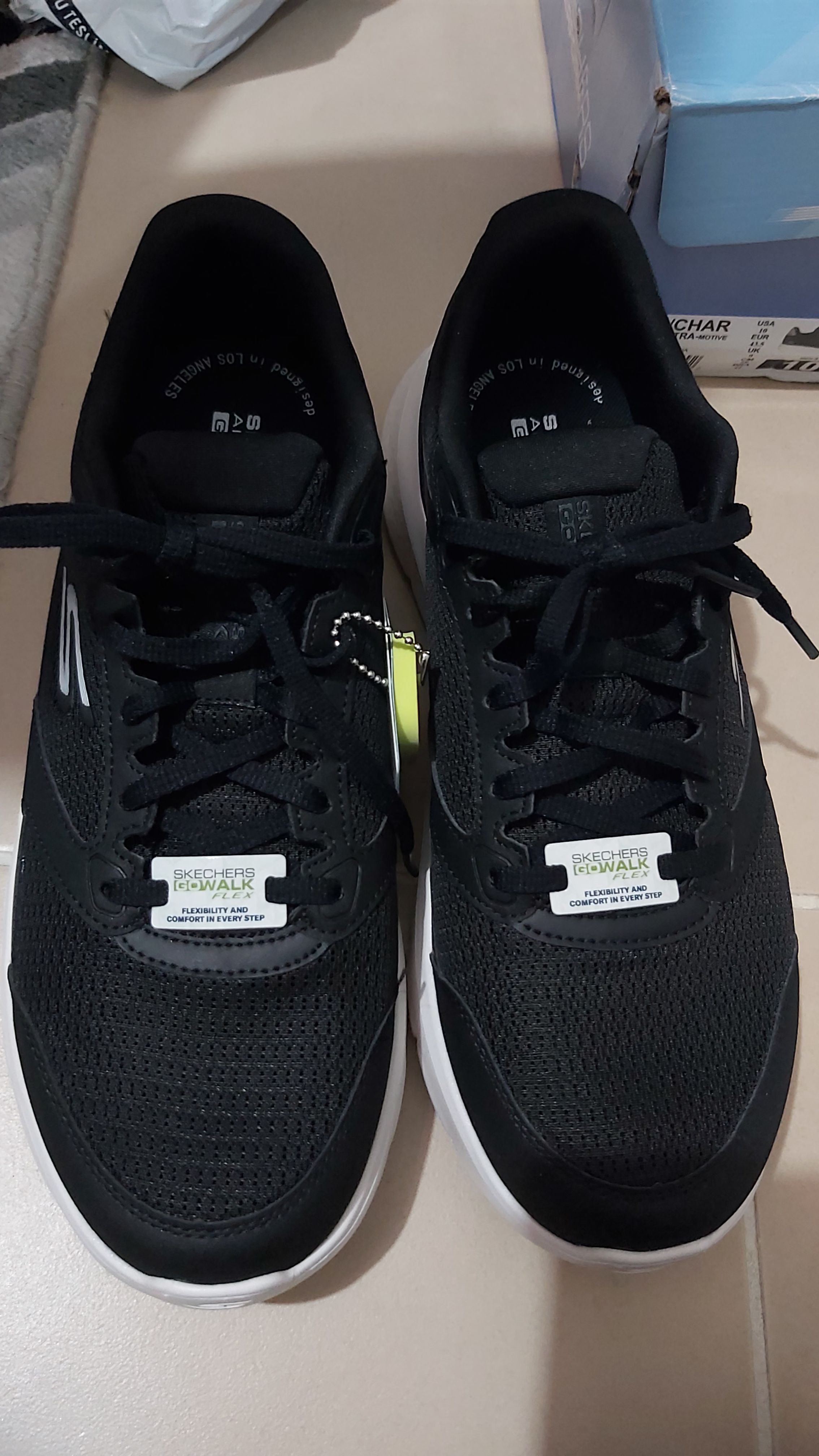 کفش پیاده روی مردانه اسکیچرز Skechers اورجینال 216480 BLK photo review