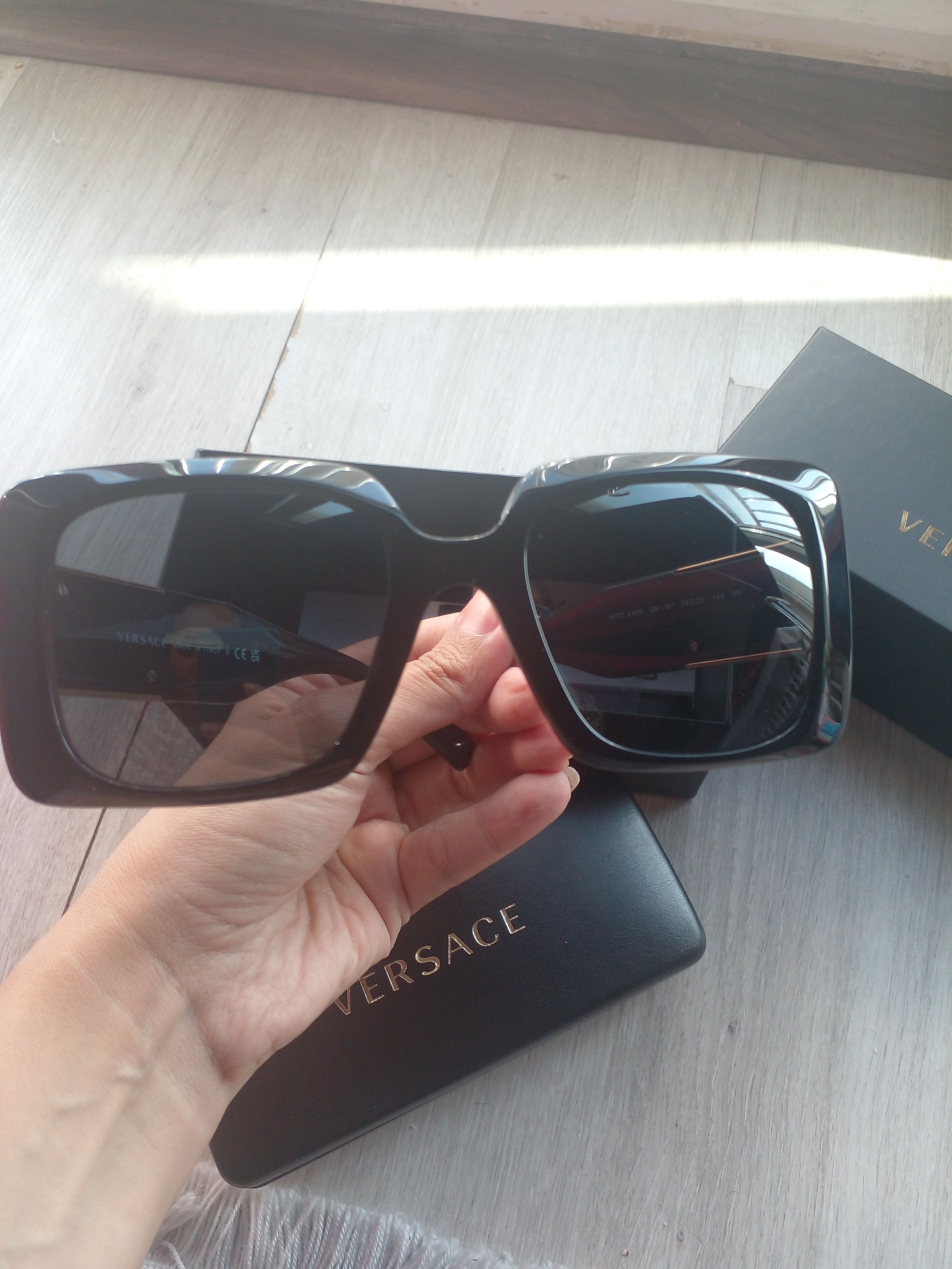 عینک آفتابی زنانه ورساچه Versace اورجینال VE 4405 GB187 .54 photo review