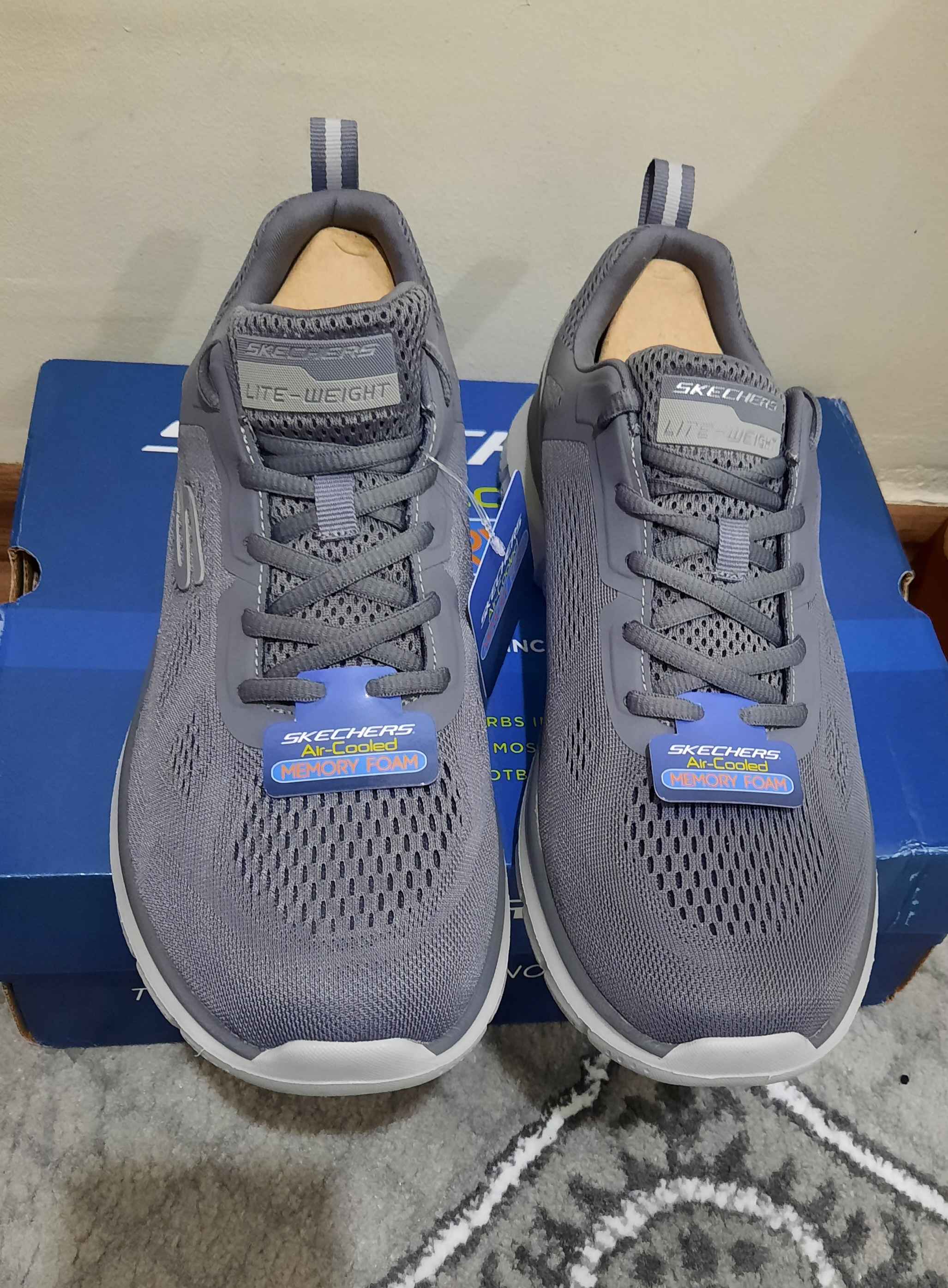 کفش پیاده روی مردانه اسکیچرز Skechers اورجینال 232698TK CHAR photo review