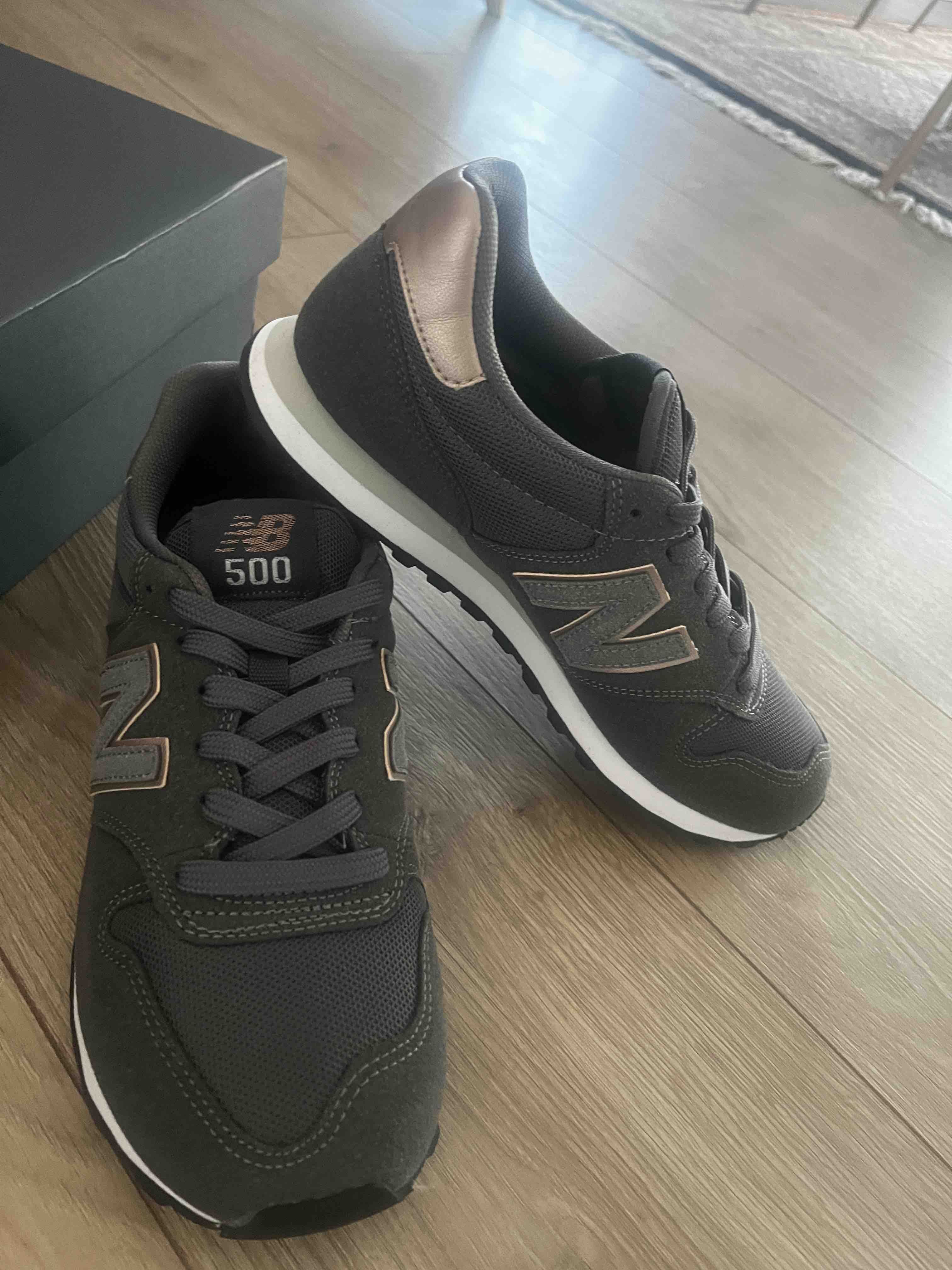 کفش پیاده روی زنانه نیوبالانس New Balance اورجینال W500TSG-Gri-v4 photo review