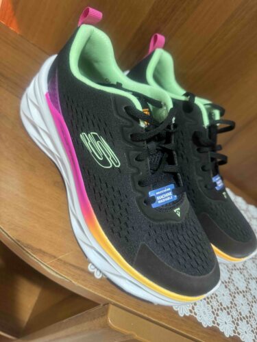 کتانی تمرین و دویدن زنانه اسکیچرز Skechers اورجینال 149969 BKMT photo review