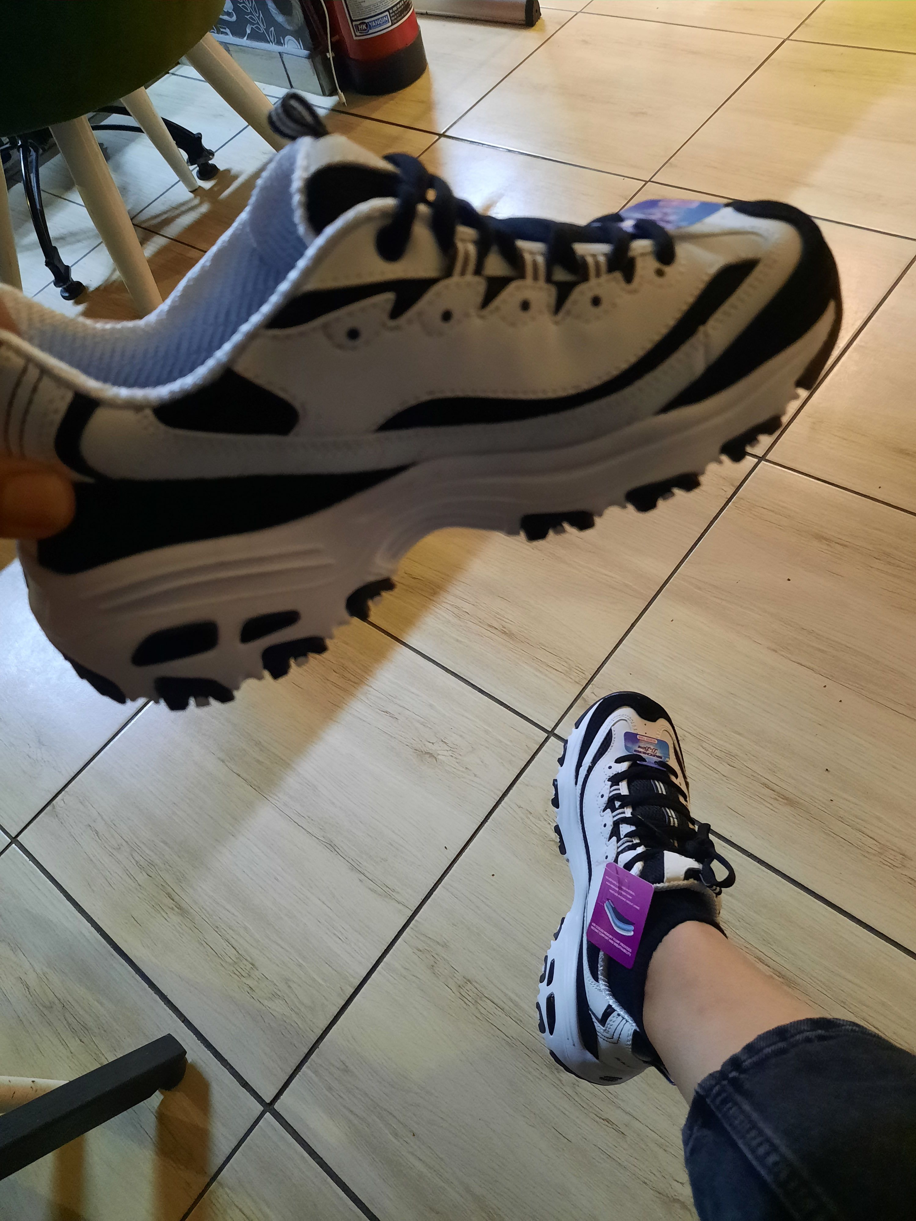 کتانی تمرین و دویدن زنانه اسکیچرز Skechers اورجینال TYC00387289980 photo review