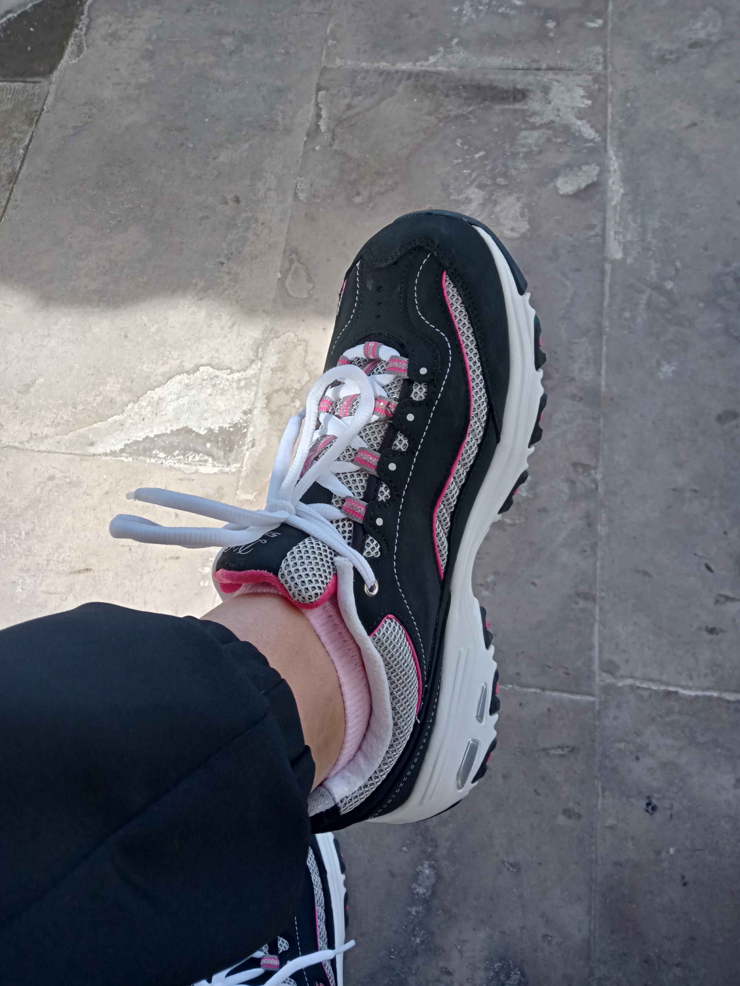 اسنیکر زنانه اسکیچرز Skechers اورجینال 11860EW-BKWP photo review